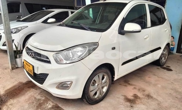 ຊື້ ໃຊ້ແລ້ວ Mazda 323 White ລົດ ໃນ Vientiane ໃນ Vientiane Province ຊື້ ໃຊ້ແລ້ວ Mazda 323 White ລົດ ໃນ Vientiane ໃນ Vientiane Province