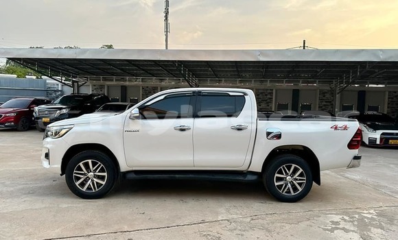 ຊື້ ໃຊ້ແລ້ວ Toyota Hilux White ລົດ ໃນ Vientiane ໃນ Vientiane Province ຊື້ ໃຊ້ແລ້ວ Toyota Hilux White ລົດ ໃນ Vientiane ໃນ Vientiane Province