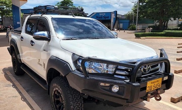 Buy Used Toyota Hilux White Car in Vientiane in Vientiane Province Buy Used Toyota Hilux White Car in Vientiane in Vientiane Province