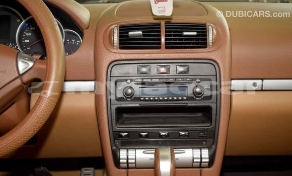 Buy Import Porsche Cayenne Green Car in Import - Dubai in Attapeu Province Buy Import Porsche Cayenne Green Car in Import - Dubai in Attapeu Province