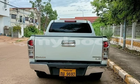 Buy Used Isuzu DโMAX White Car in Vientiane in Vientiane Province Buy Used Isuzu DโMAX White Car in Vientiane in Vientiane Province