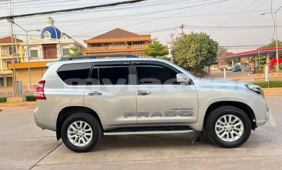 Buy Used Toyota Prado Other Car in Vientiane in Vientiane Province Buy Used Toyota Prado Other Car in Vientiane in Vientiane Province