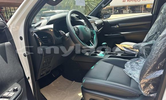 Acheter Occasion Voiture Toyota Hiluxe Revo Blanc à Vientiane, Vientiane Province Acheter Occasion Voiture Toyota Hiluxe Revo Blanc à Vientiane, Vientiane Province