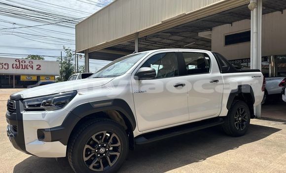 Acheter Occasion Voiture Toyota Hiluxe Revo Blanc à Vientiane, Vientiane Province Acheter Occasion Voiture Toyota Hiluxe Revo Blanc à Vientiane, Vientiane Province