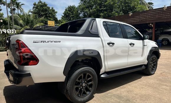 Acheter Occasion Voiture Toyota Hiluxe Revo Blanc à Vientiane, Vientiane Province Acheter Occasion Voiture Toyota Hiluxe Revo Blanc à Vientiane, Vientiane Province
