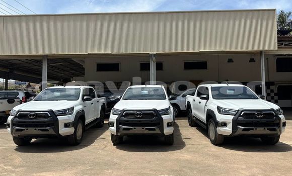 Acheter Occasion Voiture Toyota Hiluxe Revo Blanc à Vientiane, Vientiane Province Acheter Occasion Voiture Toyota Hiluxe Revo Blanc à Vientiane, Vientiane Province