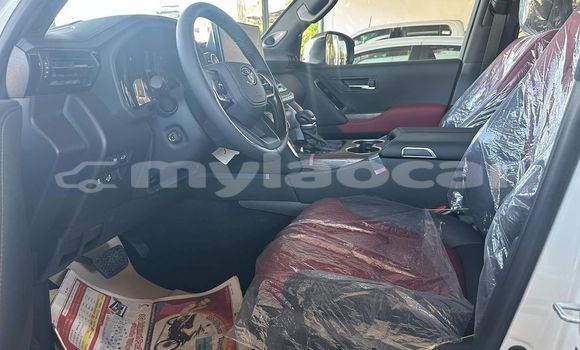 Acheter Occasion Voiture Toyota Land Cruiser Blanc à Vientiane, Vientiane Province Acheter Occasion Voiture Toyota Land Cruiser Blanc à Vientiane, Vientiane Province