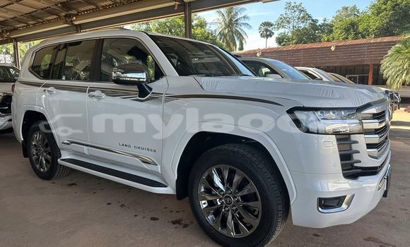 Acheter Occasion Voiture Toyota Land Cruiser Blanc à Vientiane, Vientiane Province Acheter Occasion Voiture Toyota Land Cruiser Blanc à Vientiane, Vientiane Province