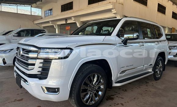Acheter Occasion Voiture Toyota Land Cruiser Blanc à Vientiane, Vientiane Province Acheter Occasion Voiture Toyota Land Cruiser Blanc à Vientiane, Vientiane Province