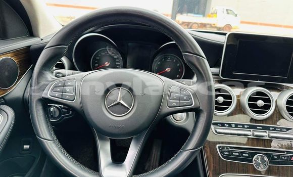 ຊື້ ໃຊ້ແລ້ວ Mercedes-Benz E–Class White ລົດ ໃນ Vientiane ໃນ Vientiane Province