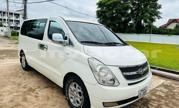 Buy Used Toyota Starlet White Car in Vientiane in Vientiane Province Buy Used Toyota Starlet White Car in Vientiane in Vientiane Province