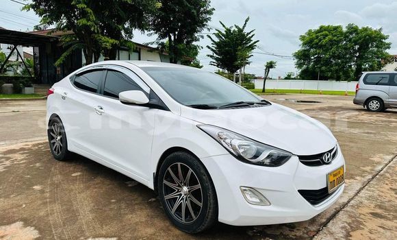 Buy Used Hyundai Elantra White Car in Vientiane in Vientiane Province Buy Used Hyundai Elantra White Car in Vientiane in Vientiane Province