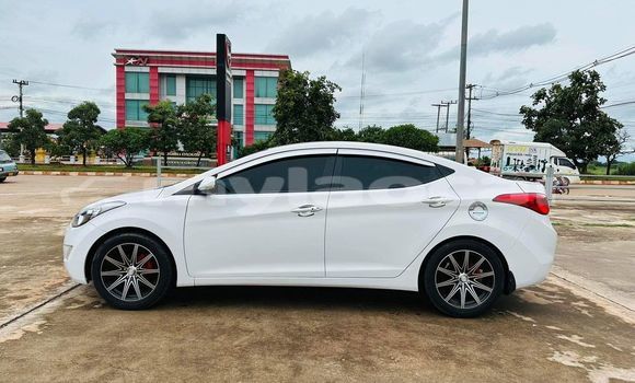 Buy Used Hyundai Elantra White Car in Vientiane in Vientiane Province Buy Used Hyundai Elantra White Car in Vientiane in Vientiane Province