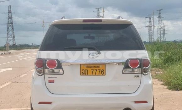 Buy Used Toyota Fortuner White Car in Vientiane in Vientiane Province Buy Used Toyota Fortuner White Car in Vientiane in Vientiane Province