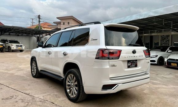 Buy Used Land Rover Range Rover White Car in Vientiane in Vientiane Province Buy Used Land Rover Range Rover White Car in Vientiane in Vientiane Province