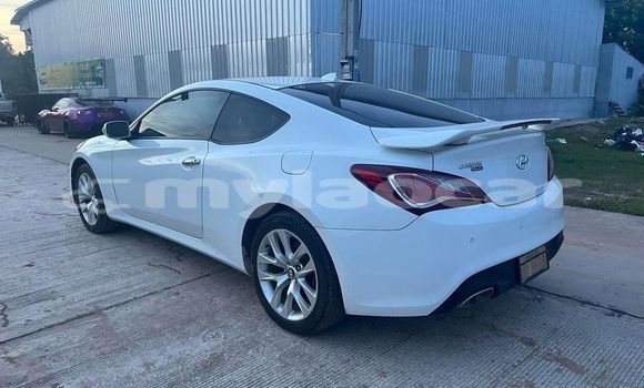 Buy Used Nissan Qashqai White Car in Vientiane in Vientiane Province Buy Used Nissan Qashqai White Car in Vientiane in Vientiane Province