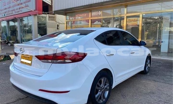 Buy Used Hyundai Elantra White Car in Vientiane in Vientiane Province Buy Used Hyundai Elantra White Car in Vientiane in Vientiane Province
