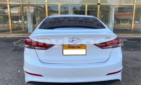 Buy Used Hyundai Elantra White Car in Vientiane in Vientiane Province Buy Used Hyundai Elantra White Car in Vientiane in Vientiane Province