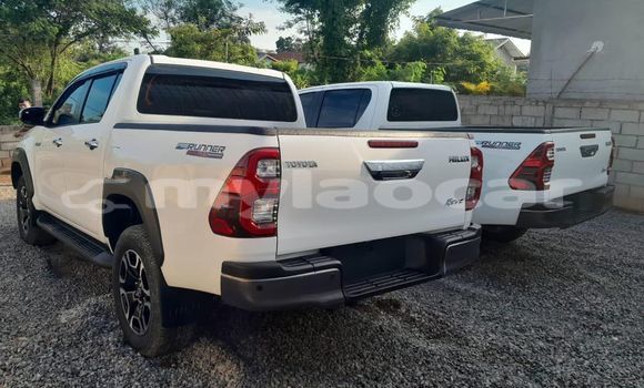 Buy Used Toyota Hilux White Car in Vientiane in Vientiane Province Buy Used Toyota Hilux White Car in Vientiane in Vientiane Province