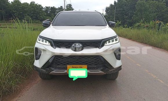 Buy Used Toyota Fortuner White Car in Vientiane in Vientiane Province Buy Used Toyota Fortuner White Car in Vientiane in Vientiane Province