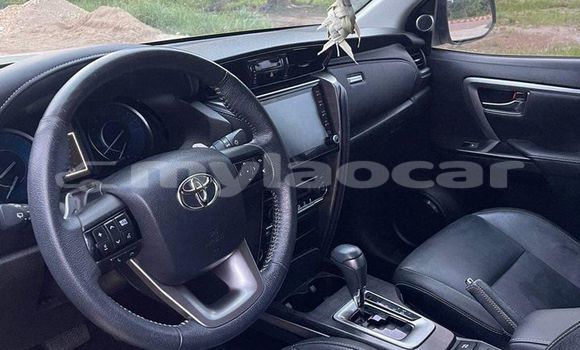 Buy Used Toyota Hilux White Car in Vientiane in Vientiane Province Buy Used Toyota Hilux White Car in Vientiane in Vientiane Province