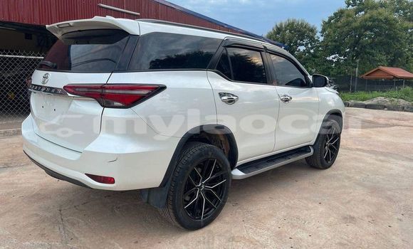 Buy Used Toyota Hilux White Car in Vientiane in Vientiane Province Buy Used Toyota Hilux White Car in Vientiane in Vientiane Province