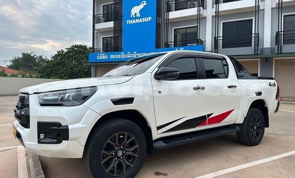 Buy Used Toyota Hiluxe Revo White Car in Vientiane in Vientiane Province Buy Used Toyota Hiluxe Revo White Car in Vientiane in Vientiane Province