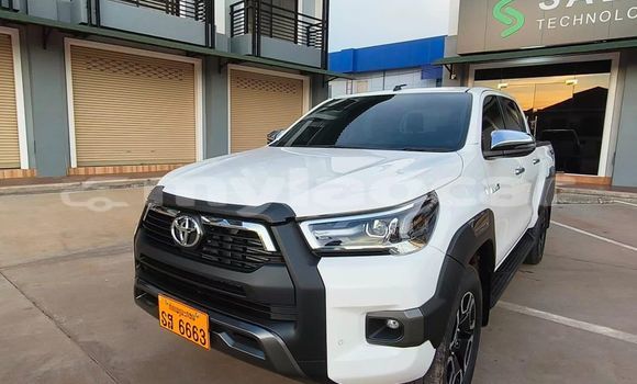 Buy Used Toyota Hiluxe Revo White Car in Vientiane in Vientiane Province Buy Used Toyota Hiluxe Revo White Car in Vientiane in Vientiane Province