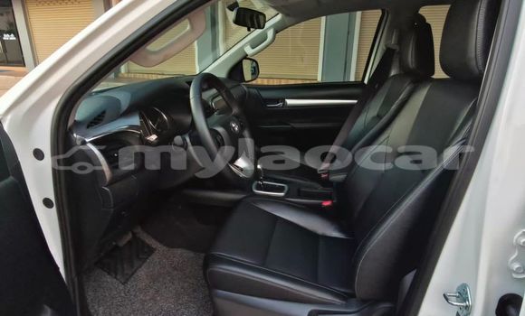 Buy Used Toyota Hiluxe Revo White Car in Vientiane in Vientiane Province Buy Used Toyota Hiluxe Revo White Car in Vientiane in Vientiane Province