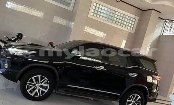 Buy Used Toyota Land Cruiser Black Car in Vientiane in Vientiane Province Buy Used Toyota Land Cruiser Black Car in Vientiane in Vientiane Province