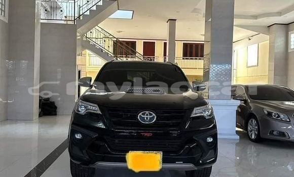 Buy Used Toyota Land Cruiser Black Car in Vientiane in Vientiane Province Buy Used Toyota Land Cruiser Black Car in Vientiane in Vientiane Province