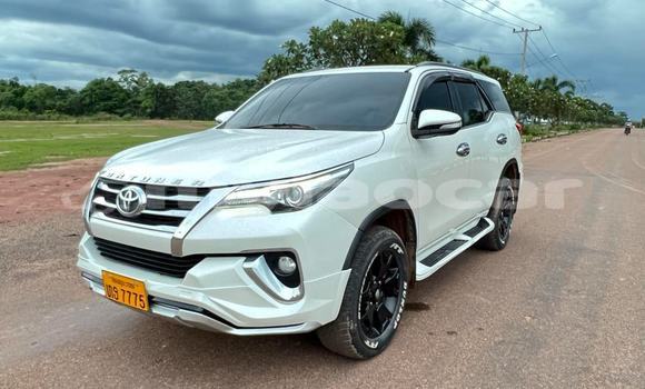 Acheter Occasion Voiture Toyota Fortuner Blanc à Vientiane, Vientiane Province Acheter Occasion Voiture Toyota Fortuner Blanc à Vientiane, Vientiane Province