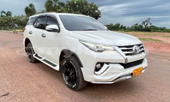 Acheter Occasion Voiture Toyota Fortuner Blanc à Vientiane, Vientiane Province Acheter Occasion Voiture Toyota Fortuner Blanc à Vientiane, Vientiane Province