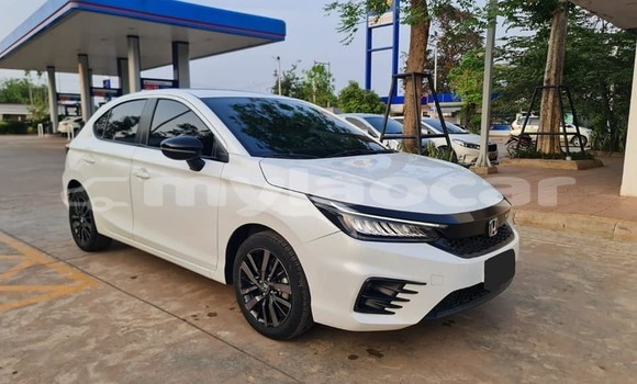 Buy Used Honda City White Car in Vientiane in Vientiane Province Buy Used Honda City White Car in Vientiane in Vientiane Province