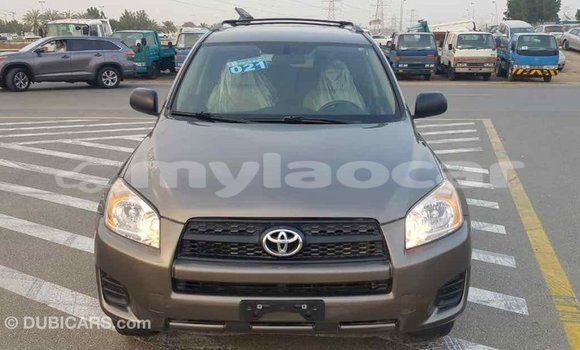 Buy Import Toyota HiAce Brown Truck in Import - Dubai in Attapeu Province Buy Import Toyota HiAce Brown Truck in Import - Dubai in Attapeu Province