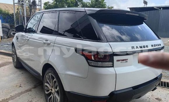 Buy Used Land Rover Freelander White Car in Vientiane in Vientiane Province Buy Used Land Rover Freelander White Car in Vientiane in Vientiane Province