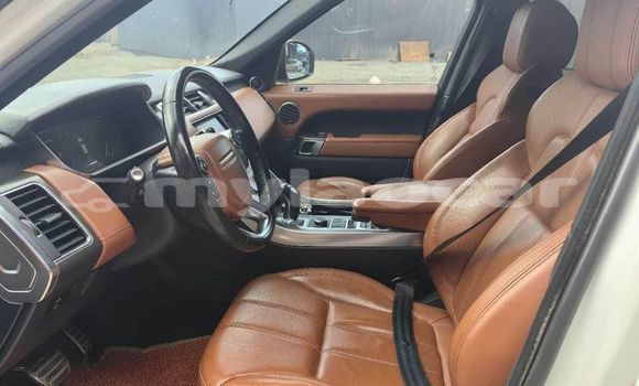 Buy Used Land Rover Freelander White Car in Vientiane in Vientiane Province Buy Used Land Rover Freelander White Car in Vientiane in Vientiane Province