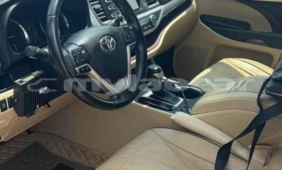 Buy Used Toyota Highlander Black Car in Vientiane in Vientiane Province Buy Used Toyota Highlander Black Car in Vientiane in Vientiane Province