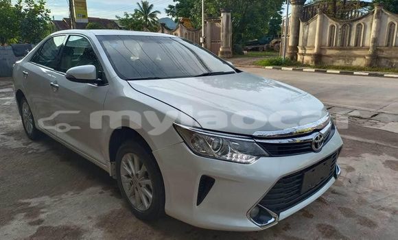 Buy Used Toyota Camry White Car in Vientiane in Vientiane Province Buy Used Toyota Camry White Car in Vientiane in Vientiane Province