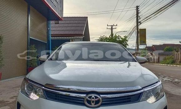 Buy Used Toyota Camry White Car in Vientiane in Vientiane Province Buy Used Toyota Camry White Car in Vientiane in Vientiane Province