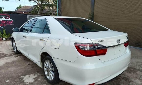 Buy Used Toyota Camry White Car in Vientiane in Vientiane Province Buy Used Toyota Camry White Car in Vientiane in Vientiane Province