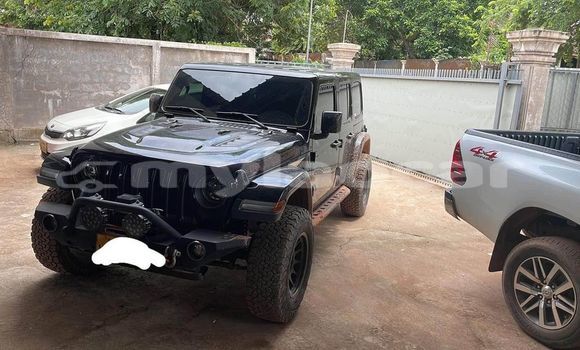 Buy Used Jeep Compass Black Car in Vientiane in Vientiane Province