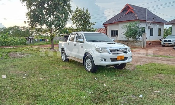 Buy Used Toyota Vigo White Car in Vientiane in Vientiane Province Buy Used Toyota Vigo White Car in Vientiane in Vientiane Province