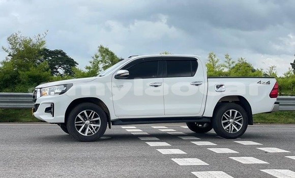 Buy Used Toyota Hiluxe Revo Other Car in Vientiane in Vientiane Province Buy Used Toyota Hiluxe Revo Other Car in Vientiane in Vientiane Province