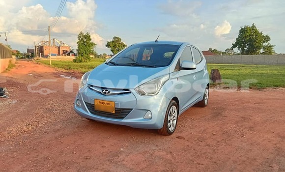 Buy Used Toyota Porte Blue Car in Vientiane in Vientiane Province Buy Used Toyota Porte Blue Car in Vientiane in Vientiane Province