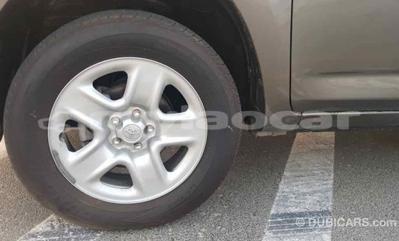 Buy Import Toyota HiAce Brown Truck in Import - Dubai in Attapeu Province Buy Import Toyota HiAce Brown Truck in Import - Dubai in Attapeu Province