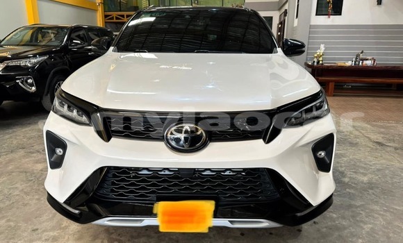Buy Used Toyota Fortuner White Car in Vientiane in Vientiane Province Buy Used Toyota Fortuner White Car in Vientiane in Vientiane Province