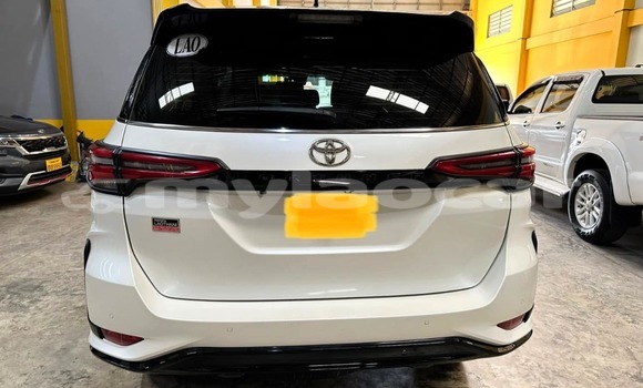 Buy Used Toyota Fortuner White Car in Vientiane in Vientiane Province Buy Used Toyota Fortuner White Car in Vientiane in Vientiane Province