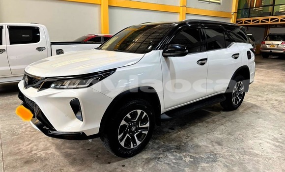 Buy Used Toyota Fortuner White Car in Vientiane in Vientiane Province Buy Used Toyota Fortuner White Car in Vientiane in Vientiane Province