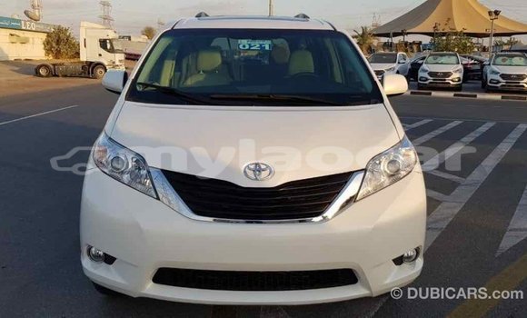 Buy Import Toyota Sienna White Car in Import - Dubai in Attapeu Province Buy Import Toyota Sienna White Car in Import - Dubai in Attapeu Province